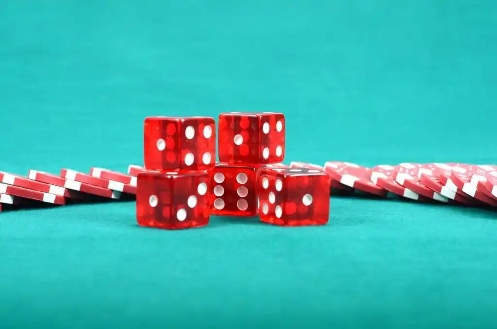 Privacy and account safety reminder beside 5777be live casino content